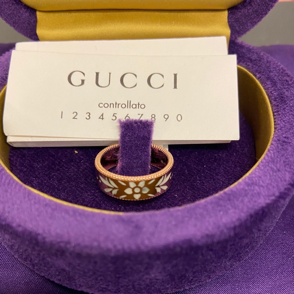 Gucci ring
